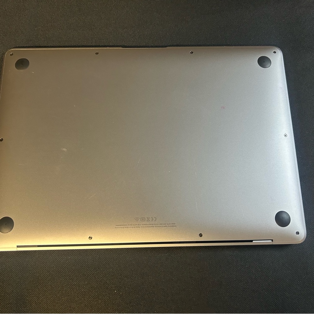 MacBook Air, Model A2179, Space Gray - Picture 3 of 4
